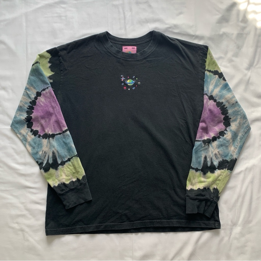 UNIF TIE DYE LONG SLEEVE PLANET SHIRT